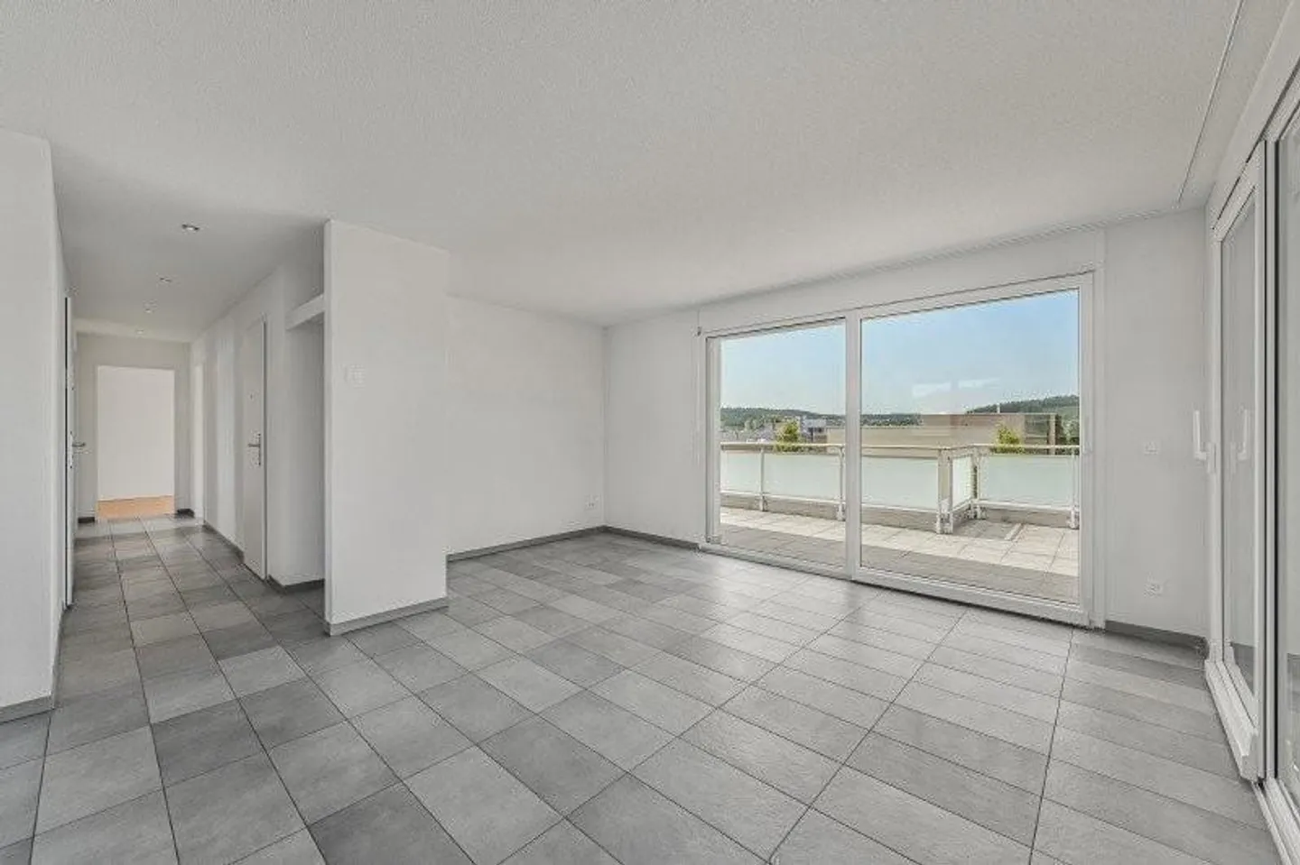 Appartamento attico con grande terrazza - Foto 3 di 8