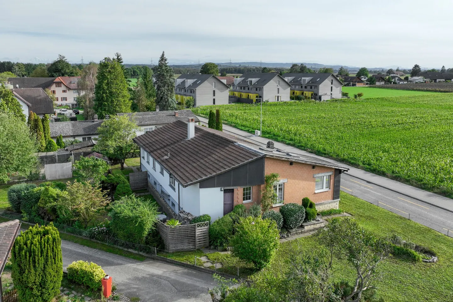 Geräumiges Einfamilienhaus mit Studio - Foto 4 von 13