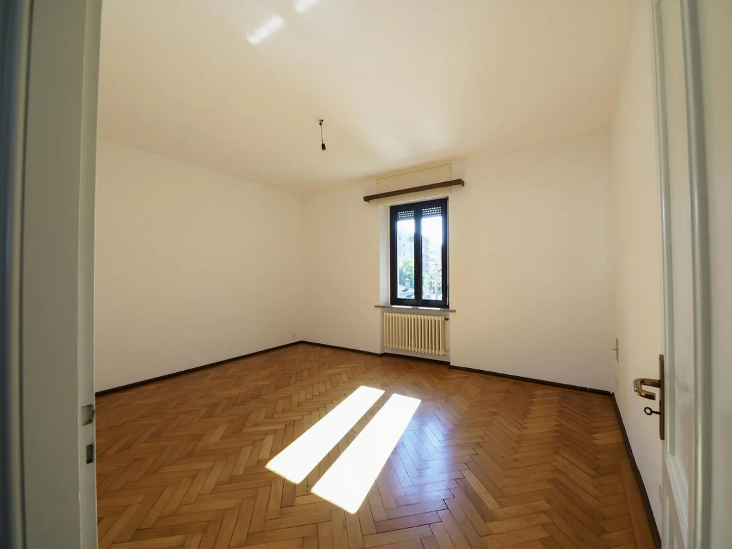 Zu vermieten 3.5-Zimmer-Wohnung, Erdgeschoss - Foto 5 von 12