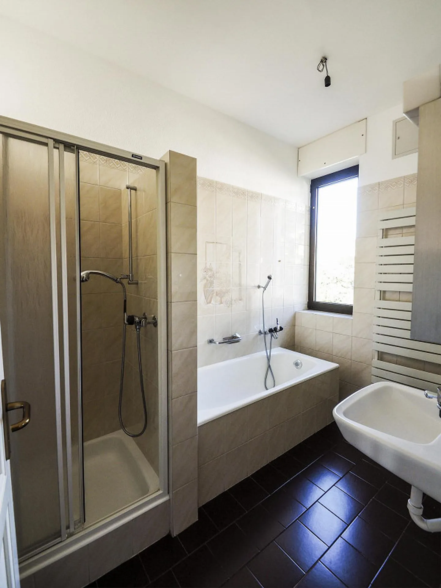 Zu vermieten 3.5-Zimmer-Wohnung, Erdgeschoss - Foto 6 von 12