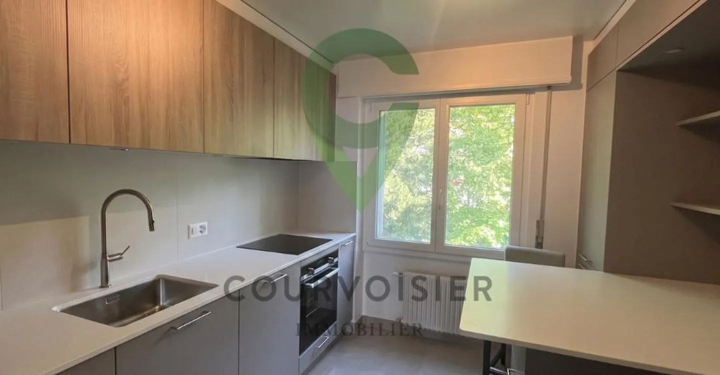 Appartement Éblouissant avec Vue sur le Lac - Photo 4 sur 8