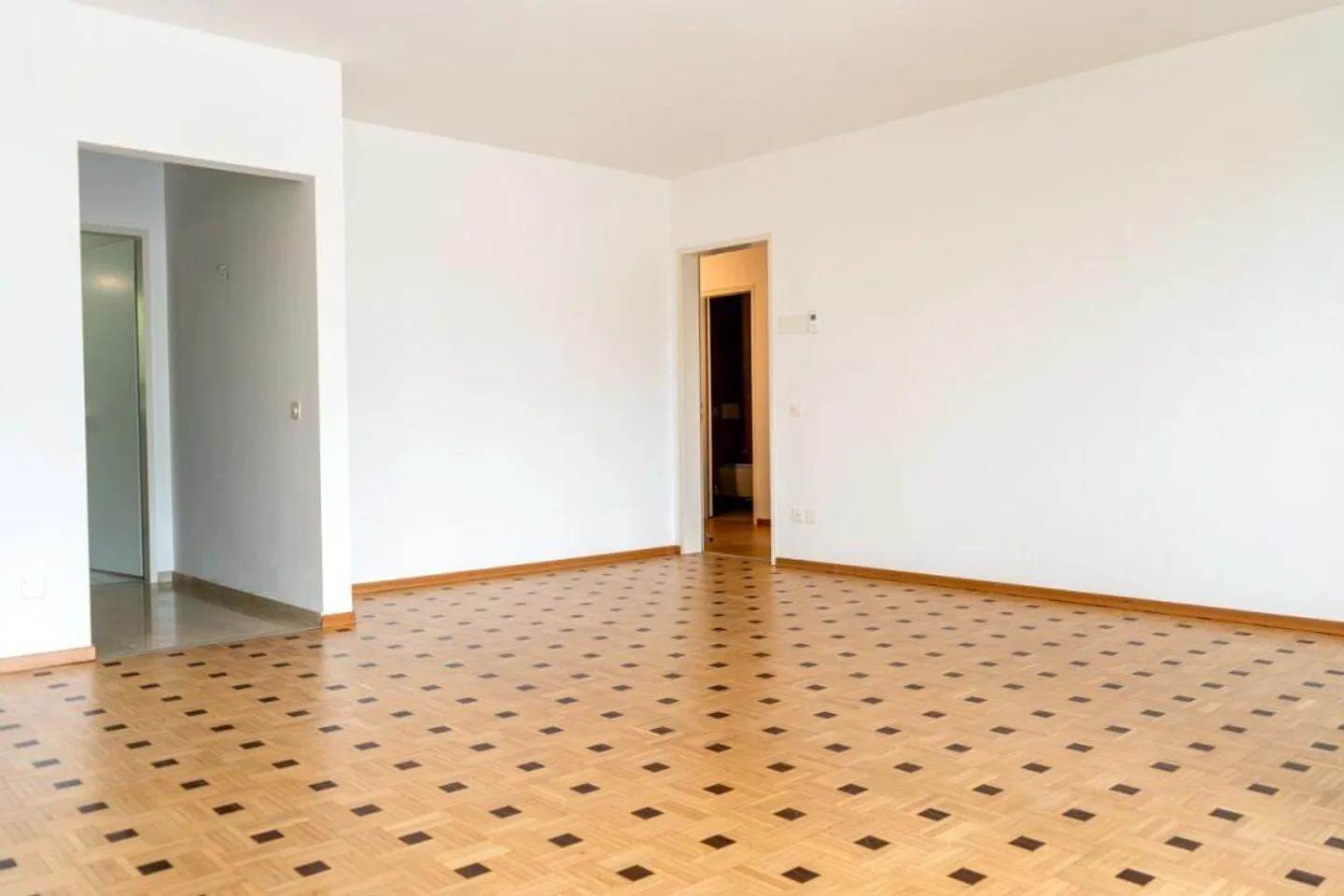 Appartement 3.5 rénové élégant à louer avec terrasse et jardin - Photo 4 sur 9