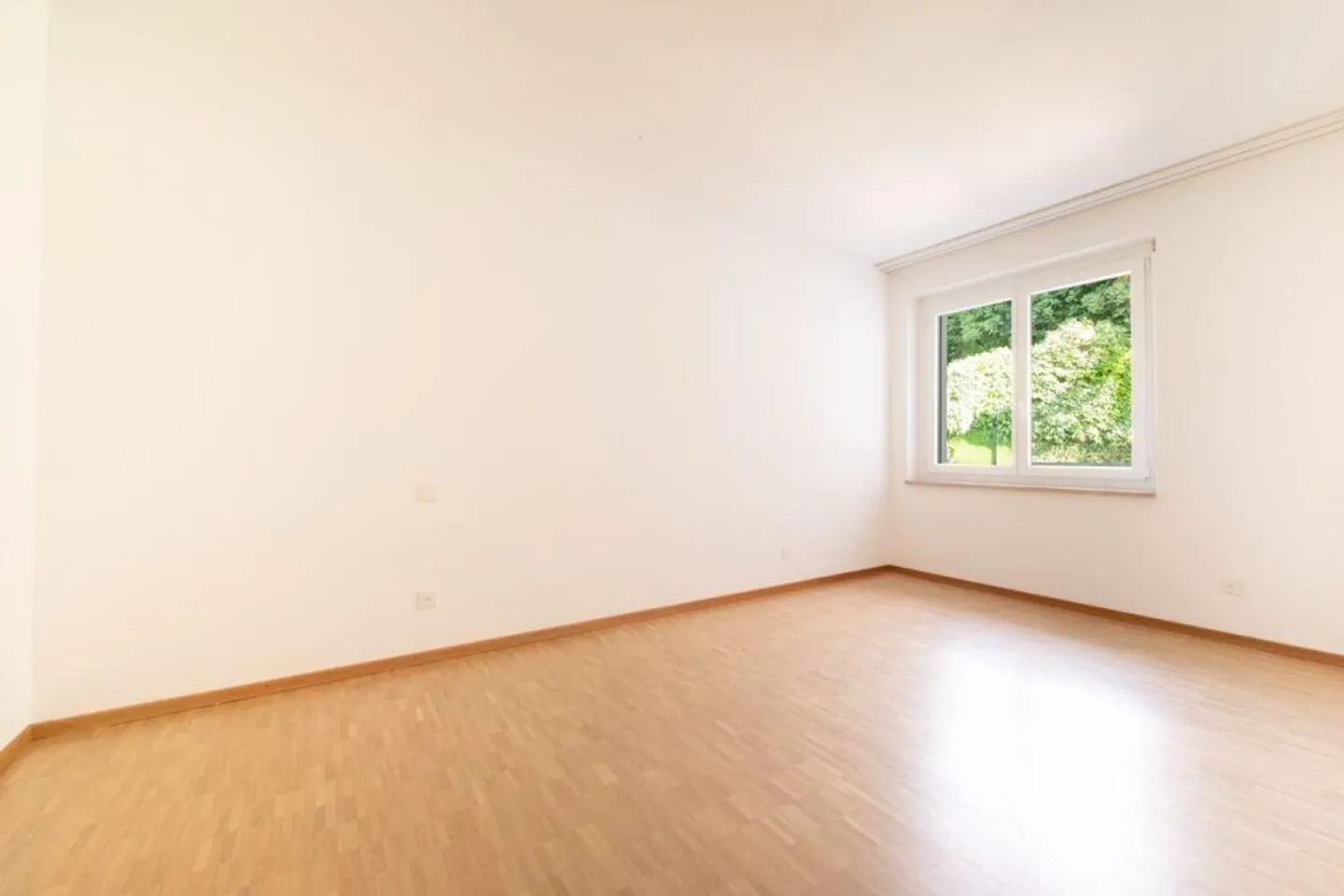 Appartement 3.5 rénové élégant à louer avec terrasse et jardin - Photo 5 sur 9