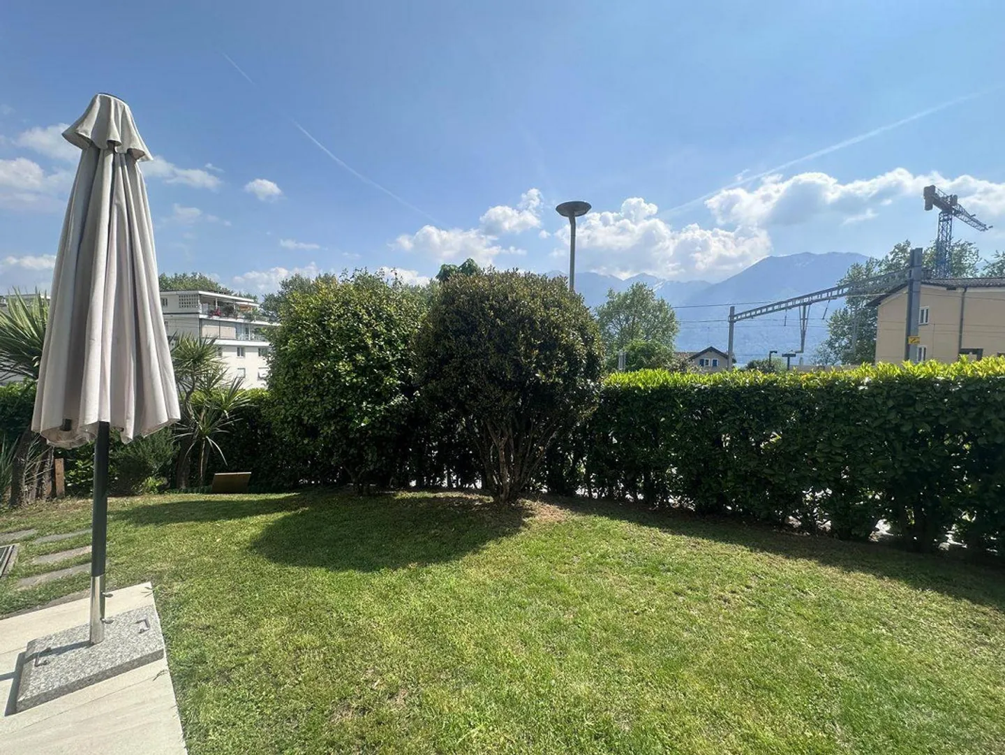 Appartement 3.5 rénové élégant à louer avec terrasse et jardin - Photo 8 sur 9