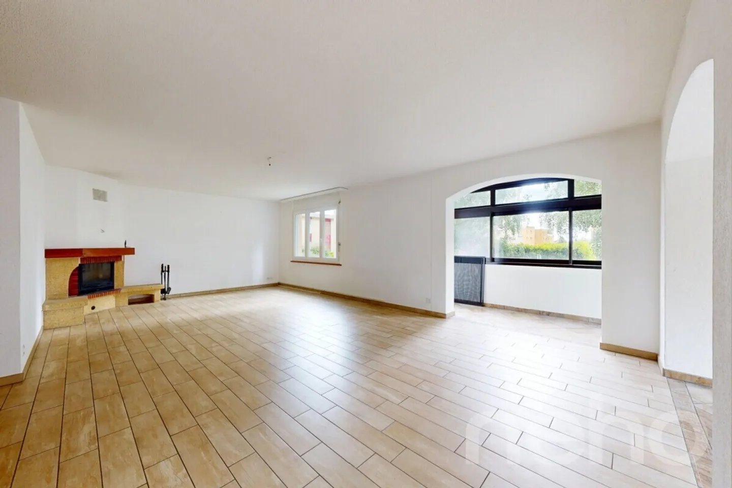 Large Apartment with 4.5 Rooms on the Ground Floor - Photo 8 of 12