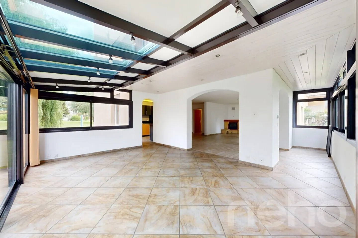 Large Apartment with 4.5 Rooms on the Ground Floor - Photo 9 of 12