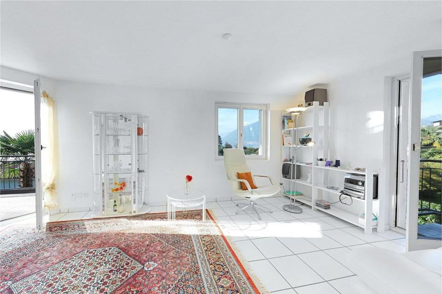 3.5-Room Apartment + Forest - Photo 3 of 13