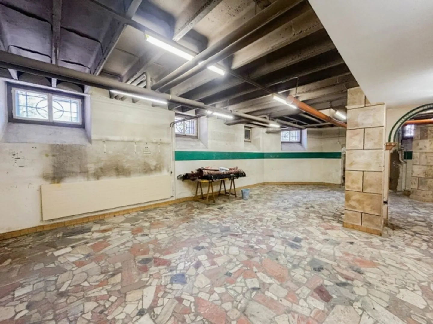 Spazio versatile in una posizione centrale - ideale per attività commerciali, atelier o magazzino - Foto 4 di 5