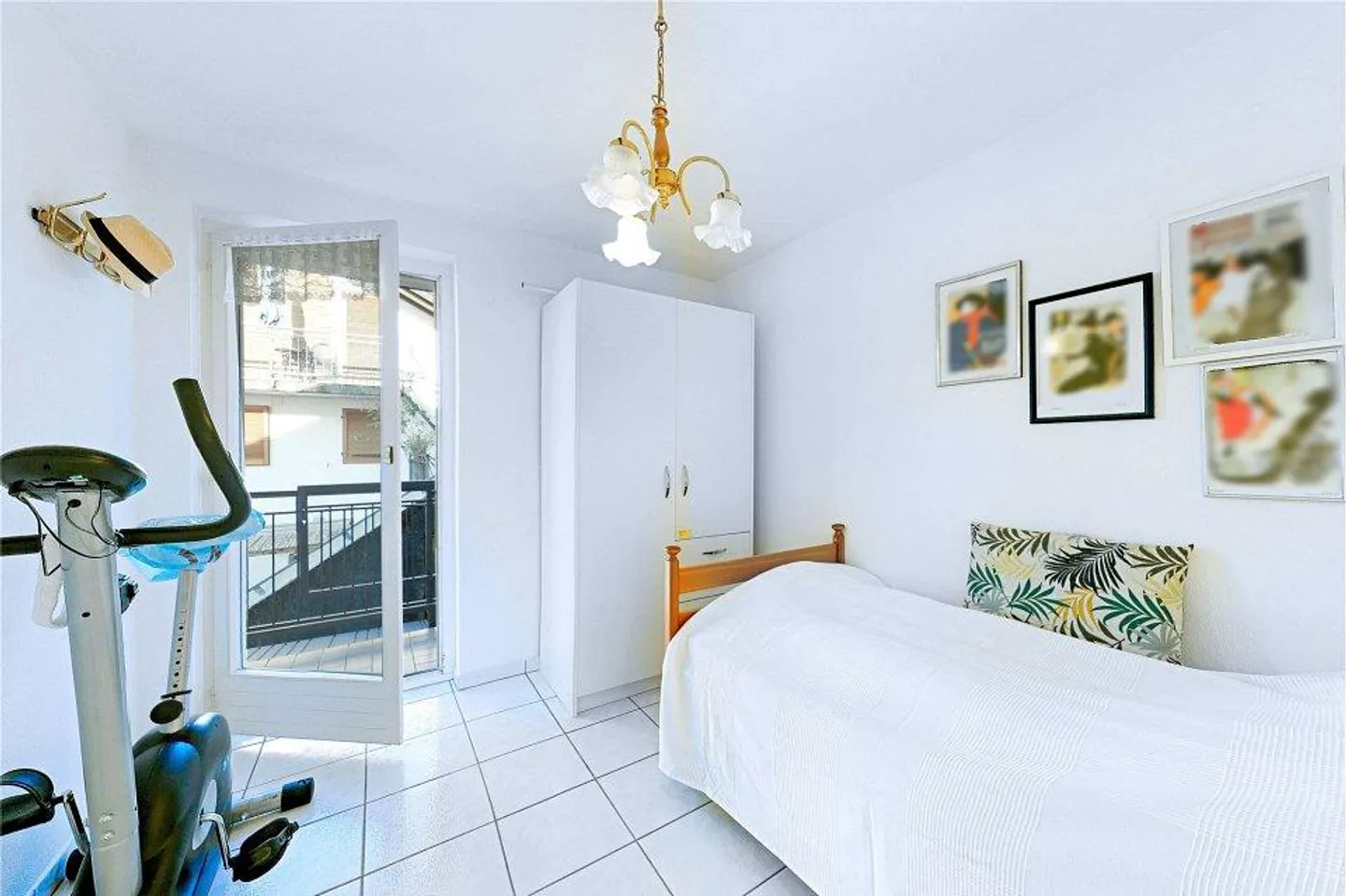 3.5-Room Apartment + Forest - Photo 8 of 13