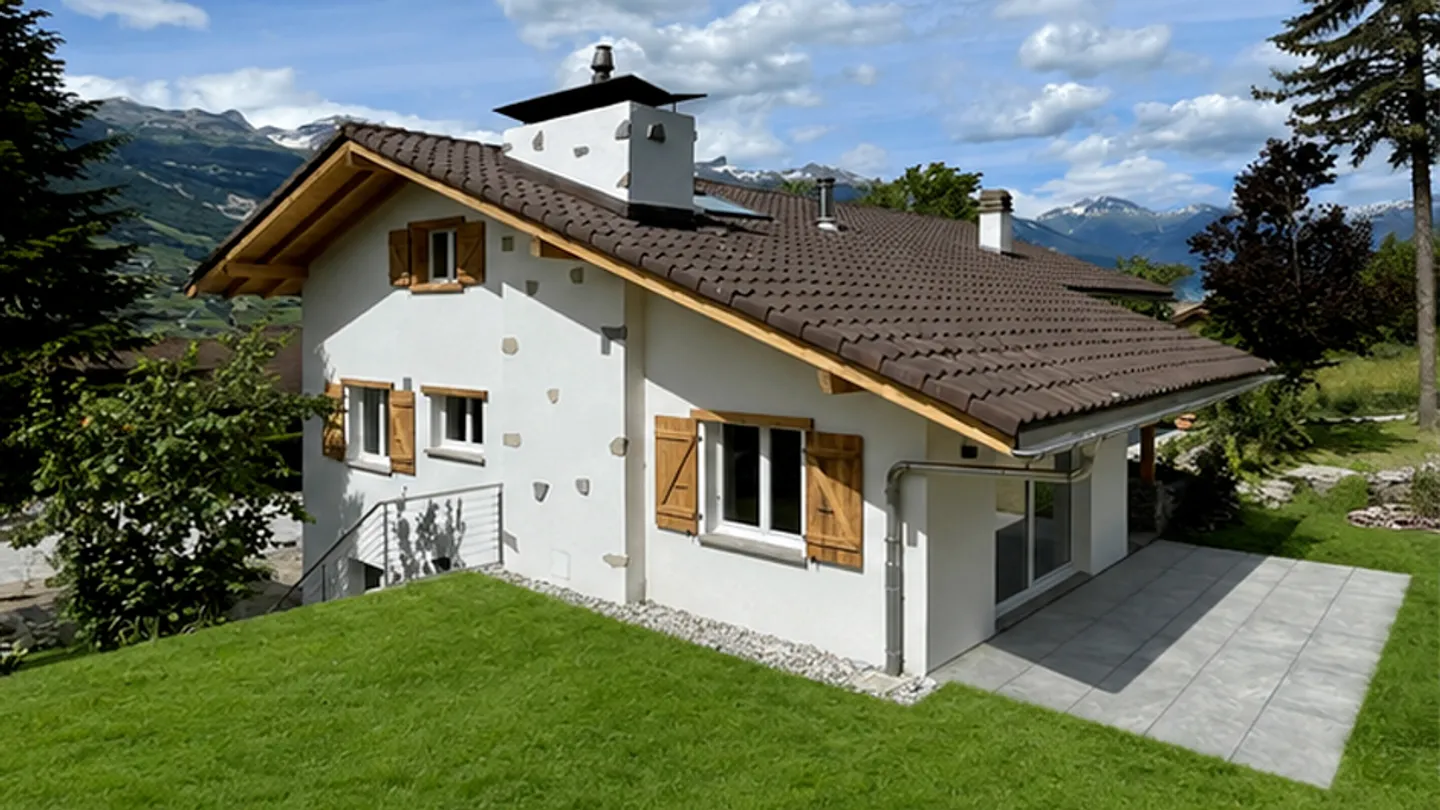 ZU VERKAUFEN CHARMIERENDE UND CHARAKTERVILLA 6.5 ZIMMER IN CHALAIS - Foto 11 von 13