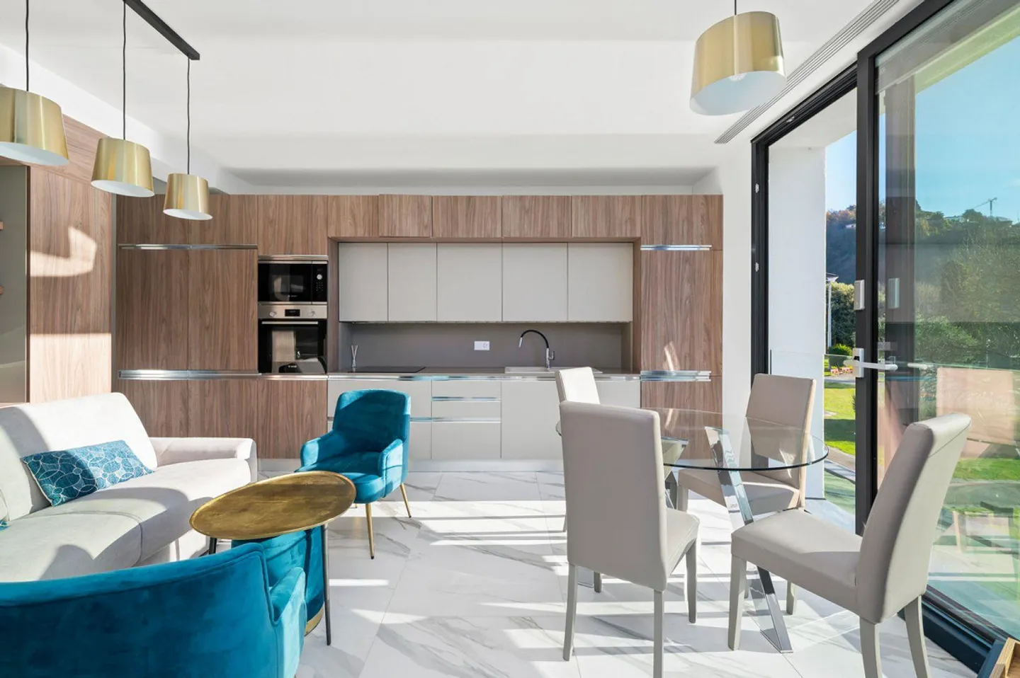 MODERNES MÖBLIERTES WOHNUNG MIT SEEBLICK - Foto 2 von 6