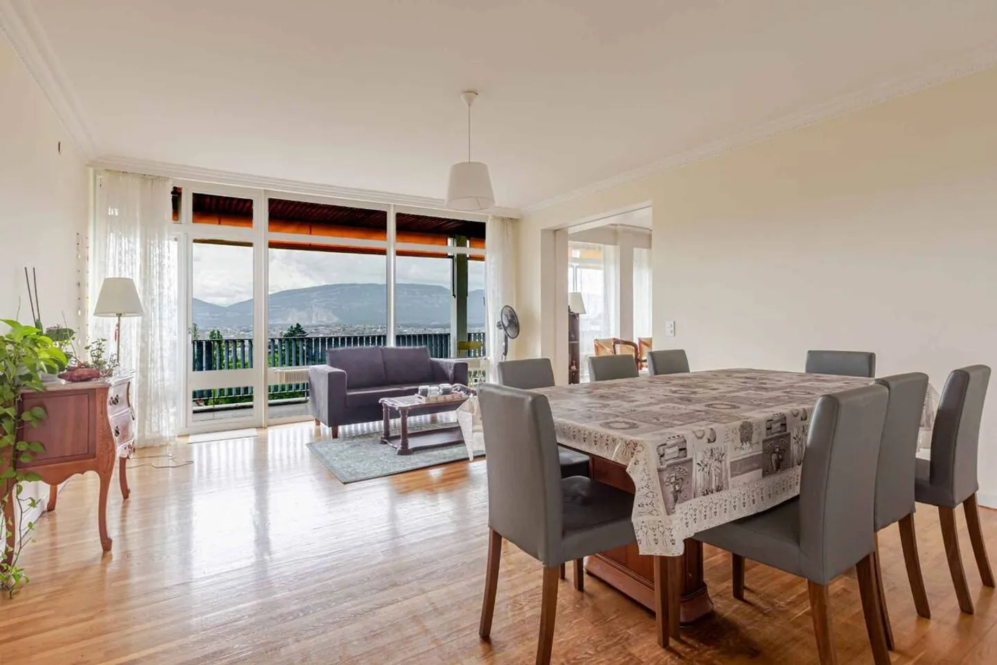 STANDING - APARTMENT 8 ROOMS 250 m2 - Photo 3 of 13
