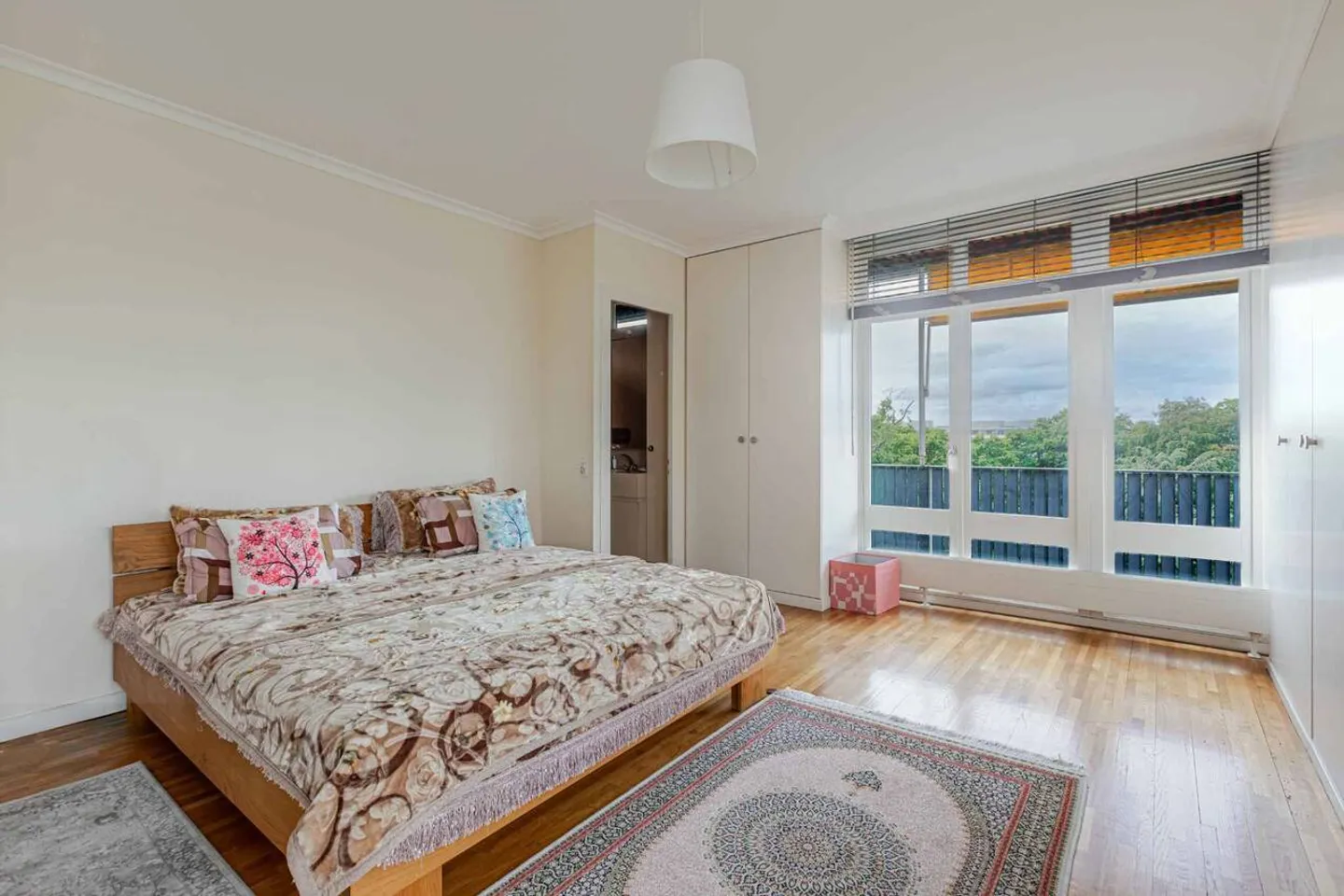 STANDING - APARTMENT 8 ROOMS 250 m2 - Photo 5 of 13