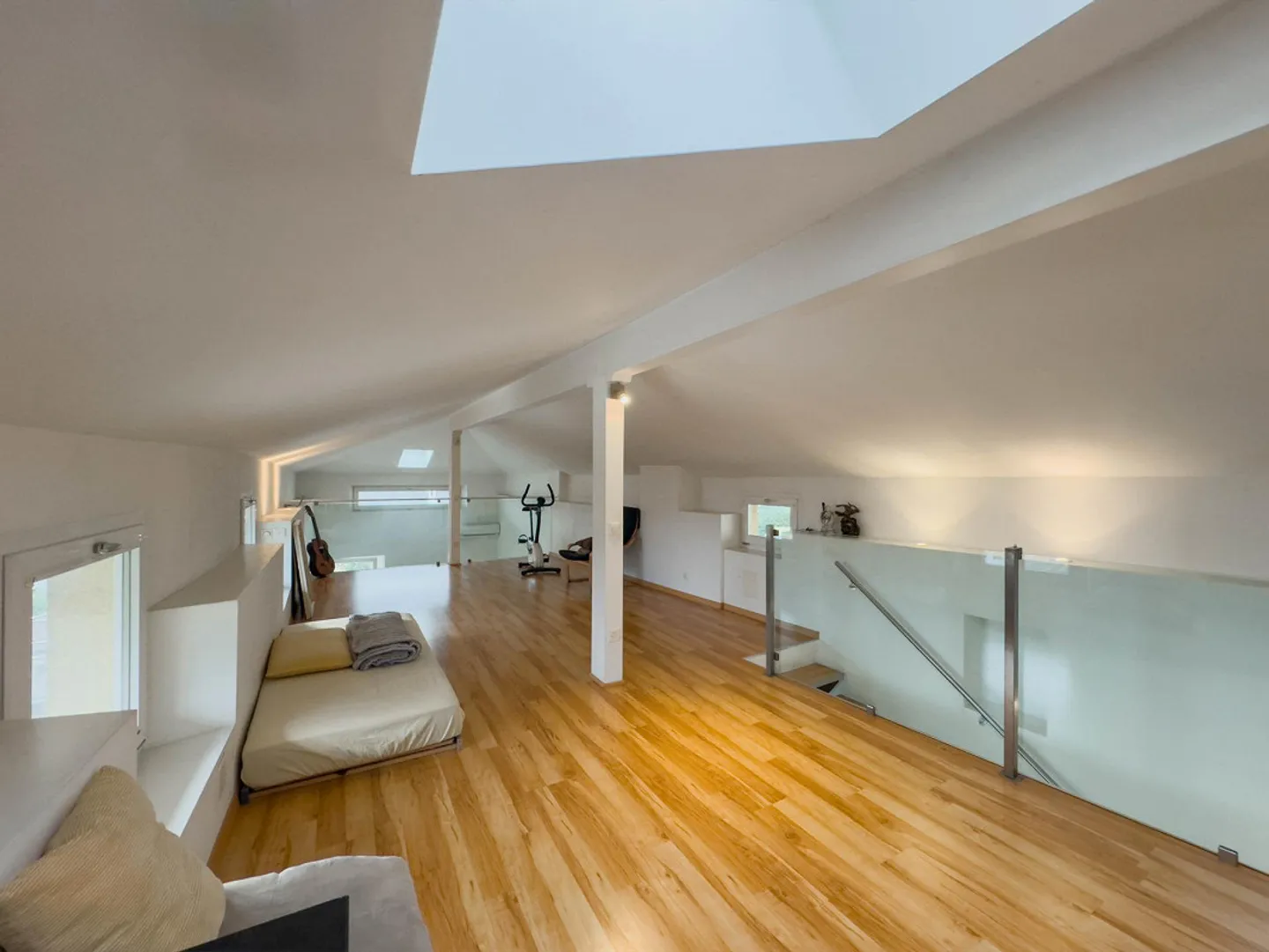 Duplex mansardato spazioso e caratteristico di 2,5 stanze a Castel San Pietro - Foto 4 di 7