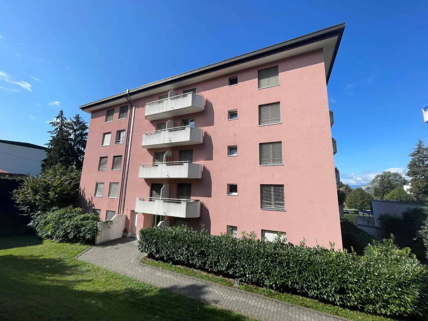 Schöne Familienwohnung mit 4,5 Zimmern und Balkonen im Herzen von Prilly. - Foto 6 von 6
