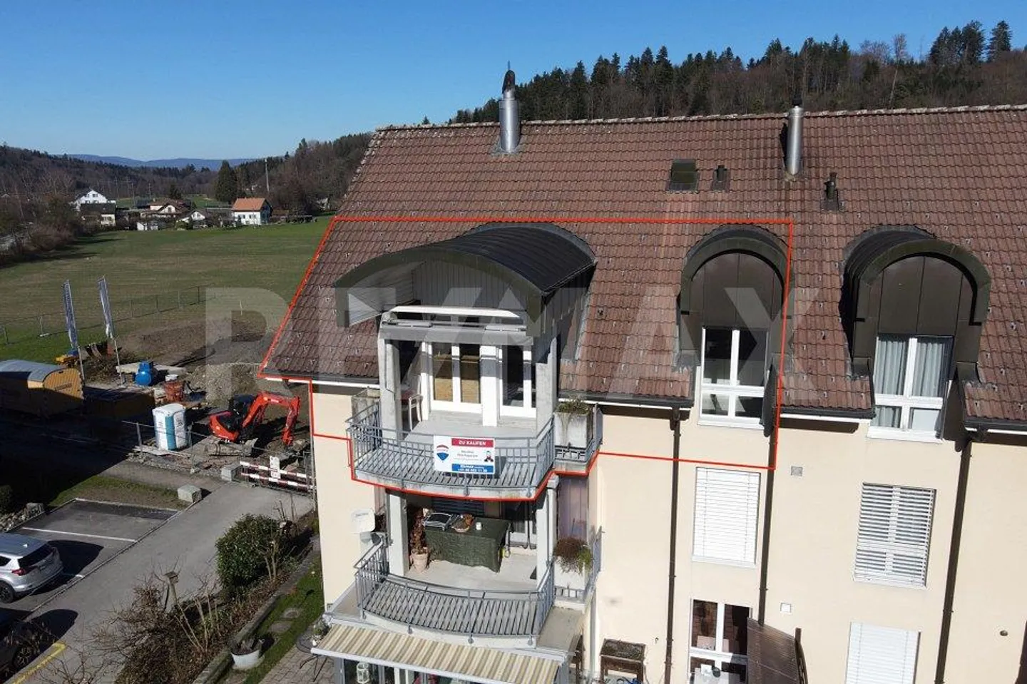 Bright 4.5-room attic apartment with balcony in a quiet location - Photo 1 of 13