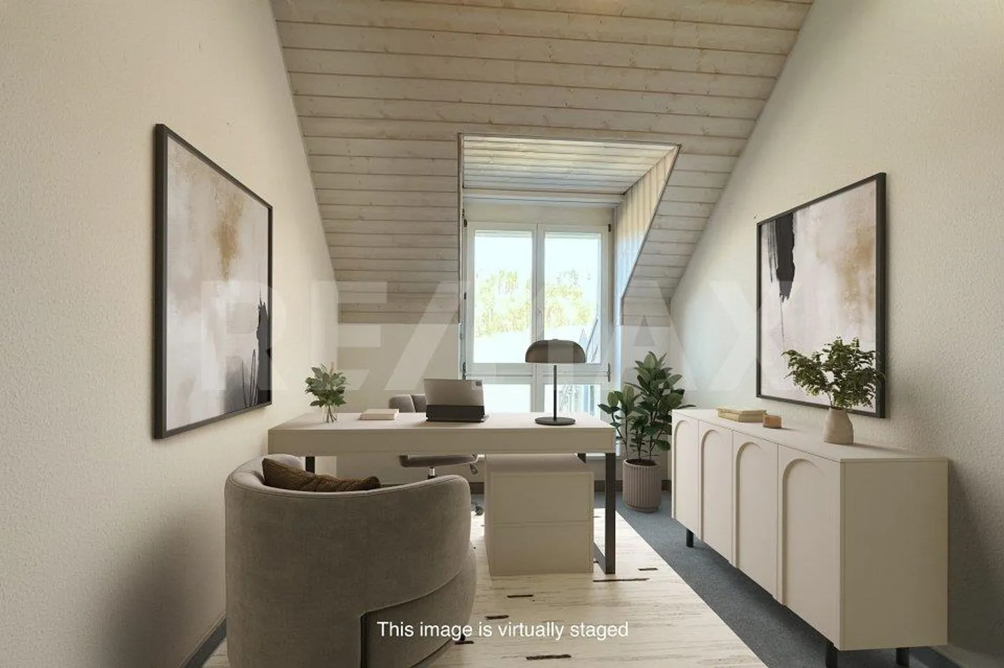 Bright 4.5-room attic apartment with balcony in a quiet location - Photo 4 of 13