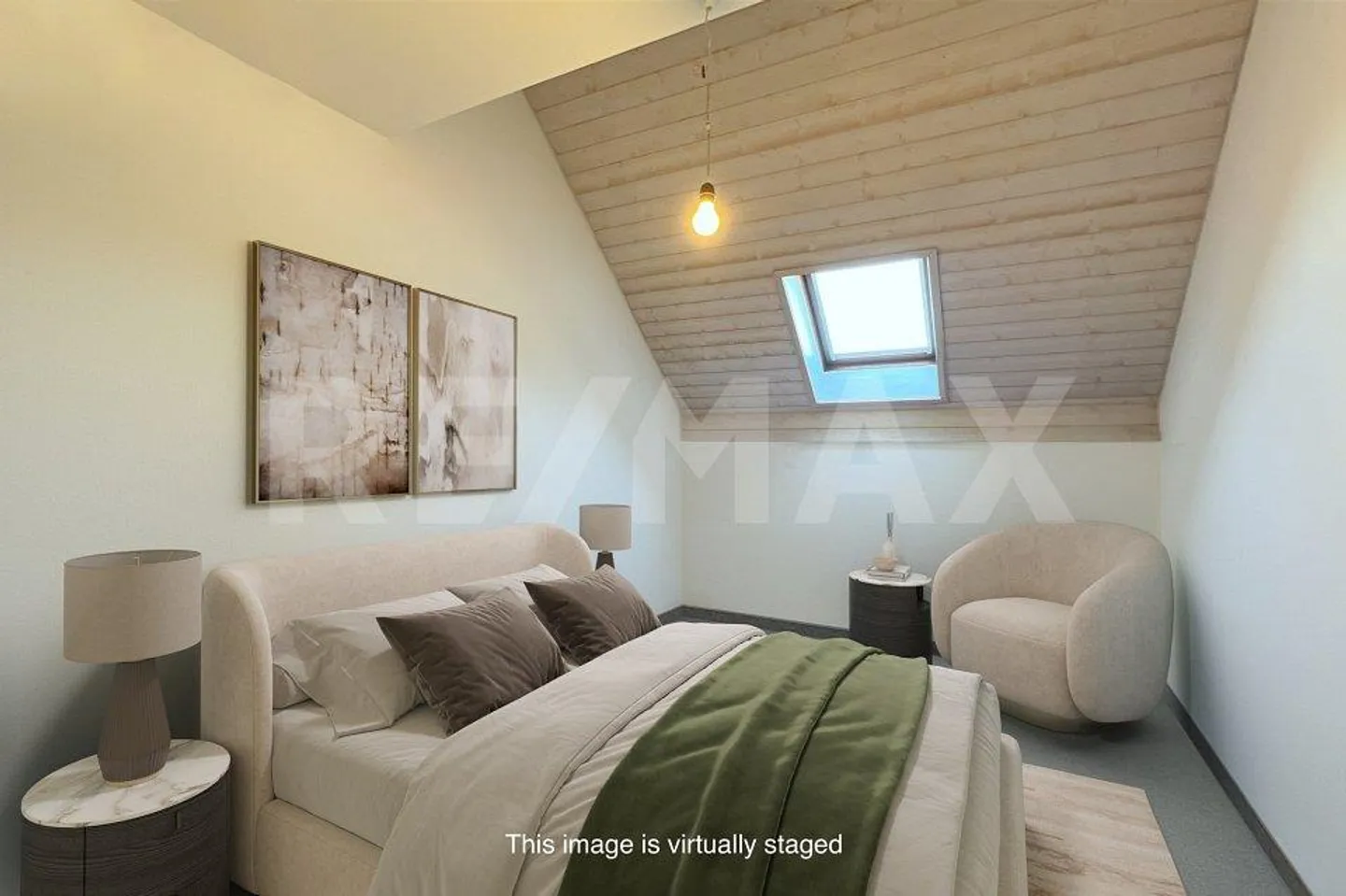 Bright 4.5-room attic apartment with balcony in a quiet location - Photo 5 of 13