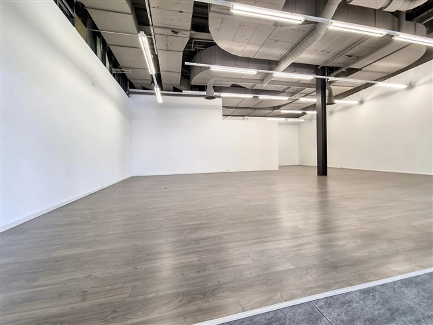 Espace commercial de 157 m² à louer - Photo 1 sur 7