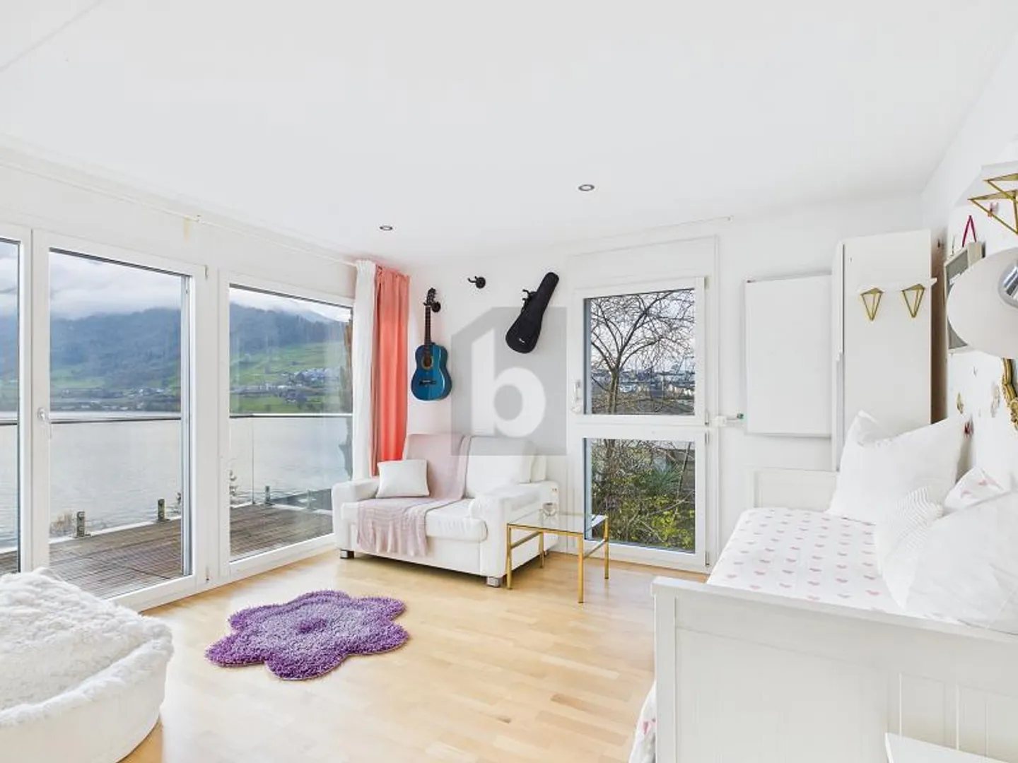 VUE SUR LE LAC, FAMILIAL ET CALME - Photo 2 sur 6