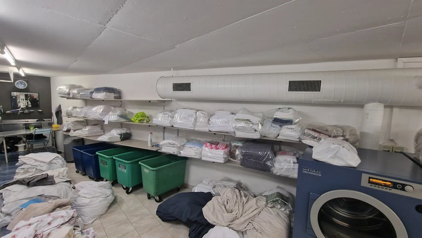 Local Business - Laundry Business Borgne in the Center of Verbier - Photo 13 of 21