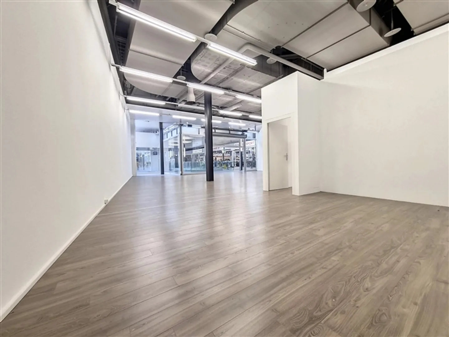 Espace commercial de 157 m² à louer - Photo 3 sur 7