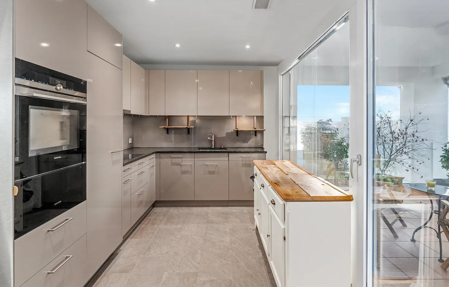 Newly Built Condominium with Forest View - Between Zurich and Zug - Photo 2 of 5