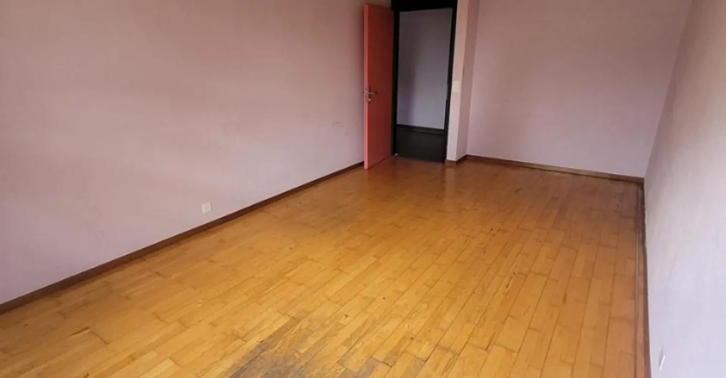 22m2 Office - Close to amenities, transport and highway - Photo 2 of 6