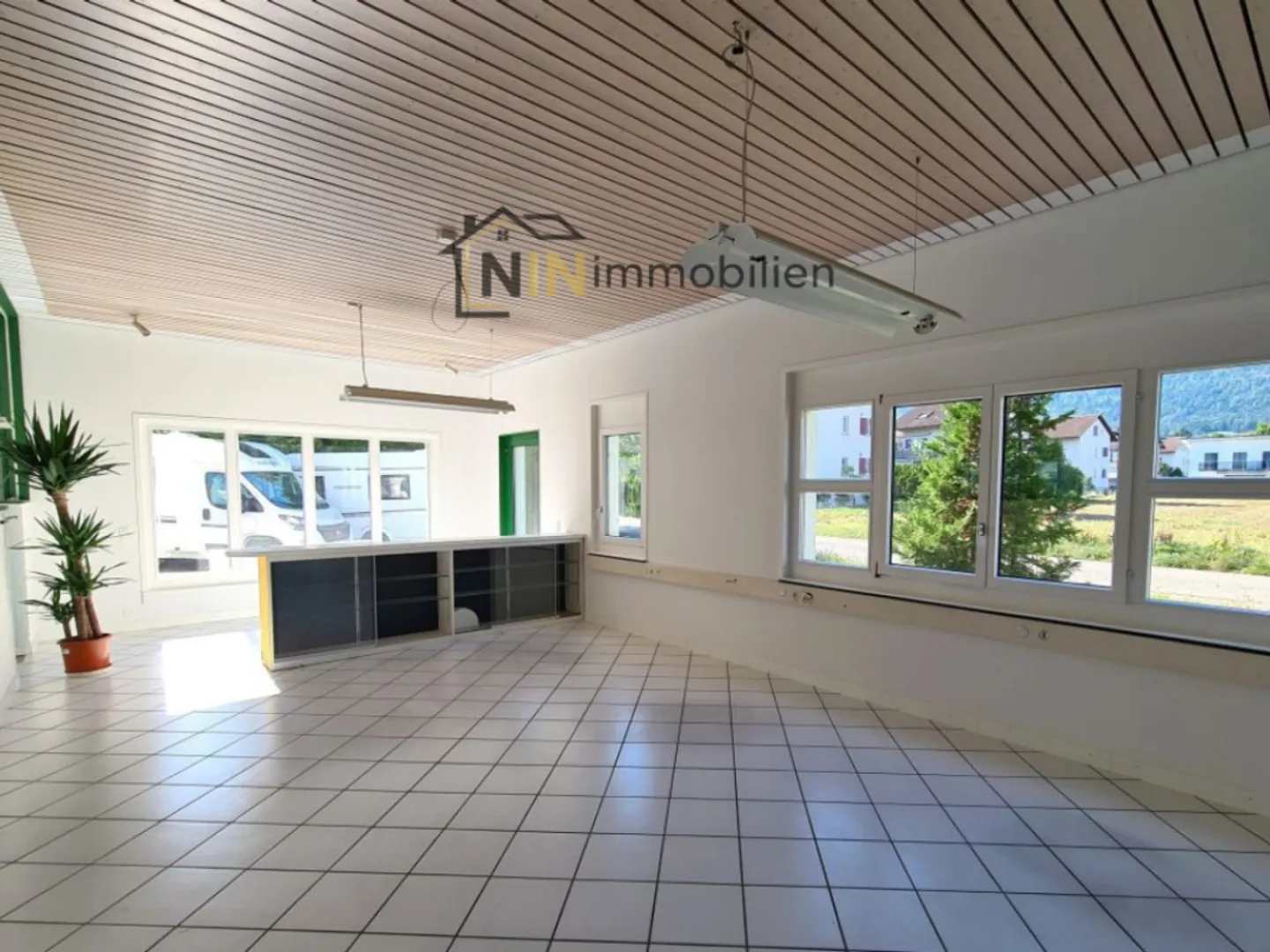 Shop for rent - Photo 4 of 8