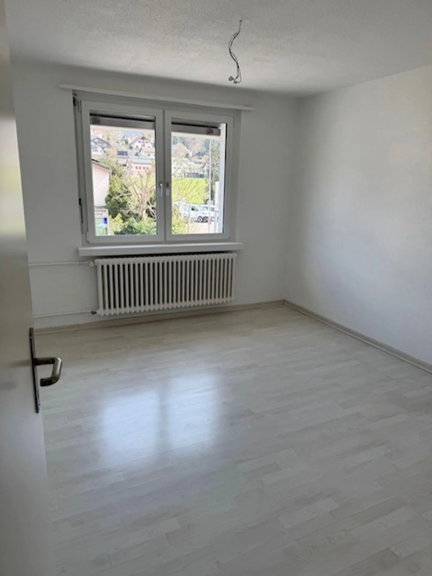 Charming 2-room apartment with balcony and view into the greenery - Photo 4 of 7