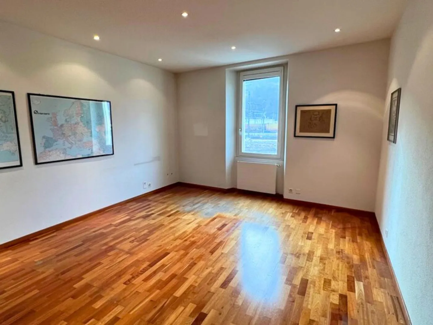 À vendre appartement élégant au centre de Chiasso utilisé comme bureaux - Photo 6 sur 10