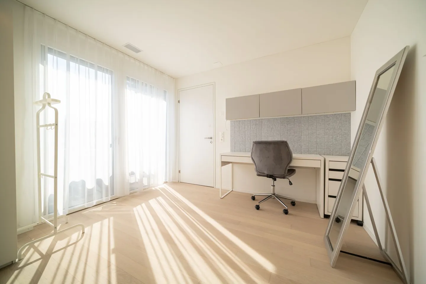 Exclusive 3.5-room apartment in Zurich-Wollishofen near Lake Zurich - Photo 9 of 12