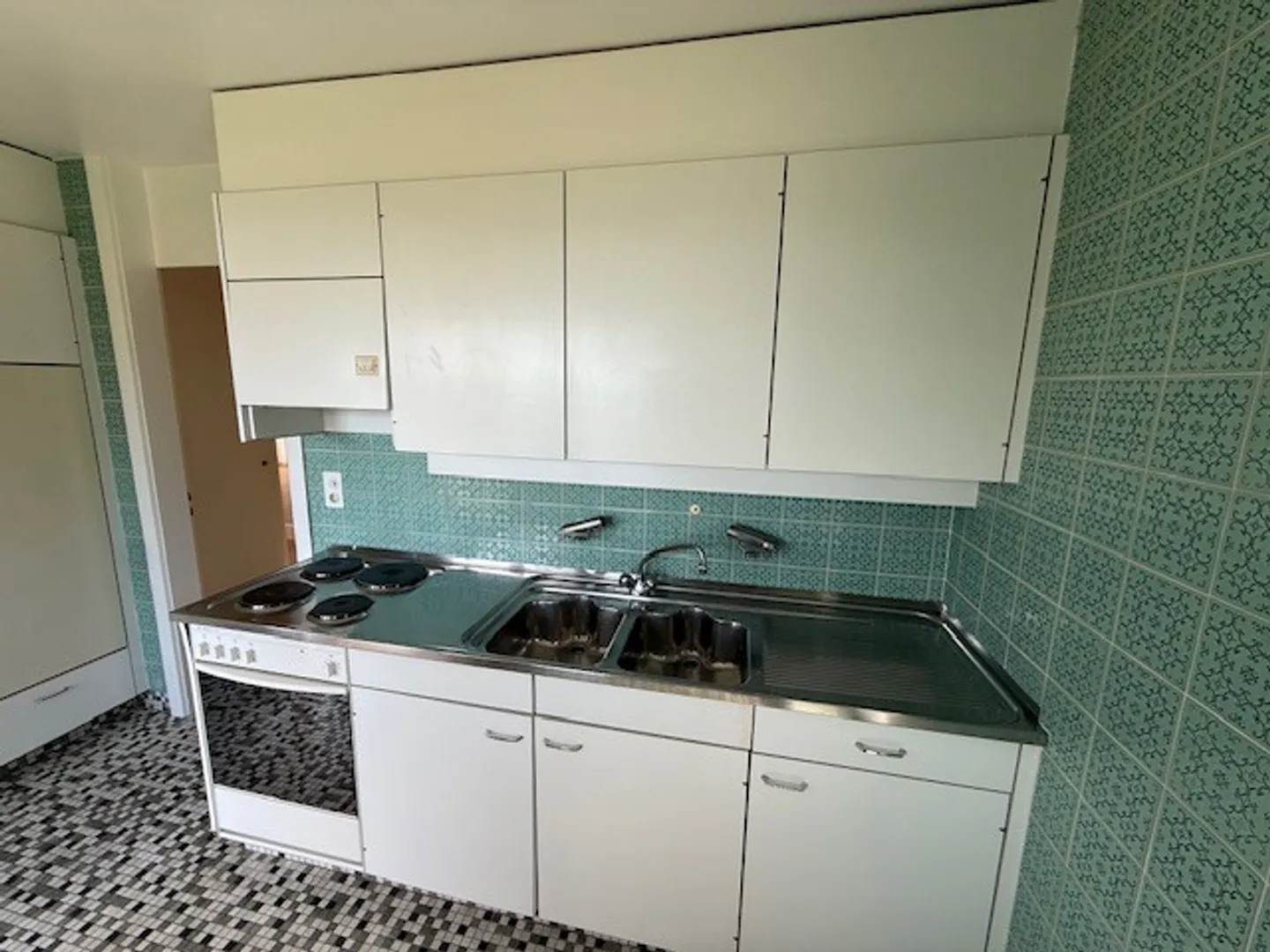 À louer - 2,5 pièces - 72m2 + terrasse et jardin - Plan 13 - Belmont s/Lsne - Photo 4 sur 18