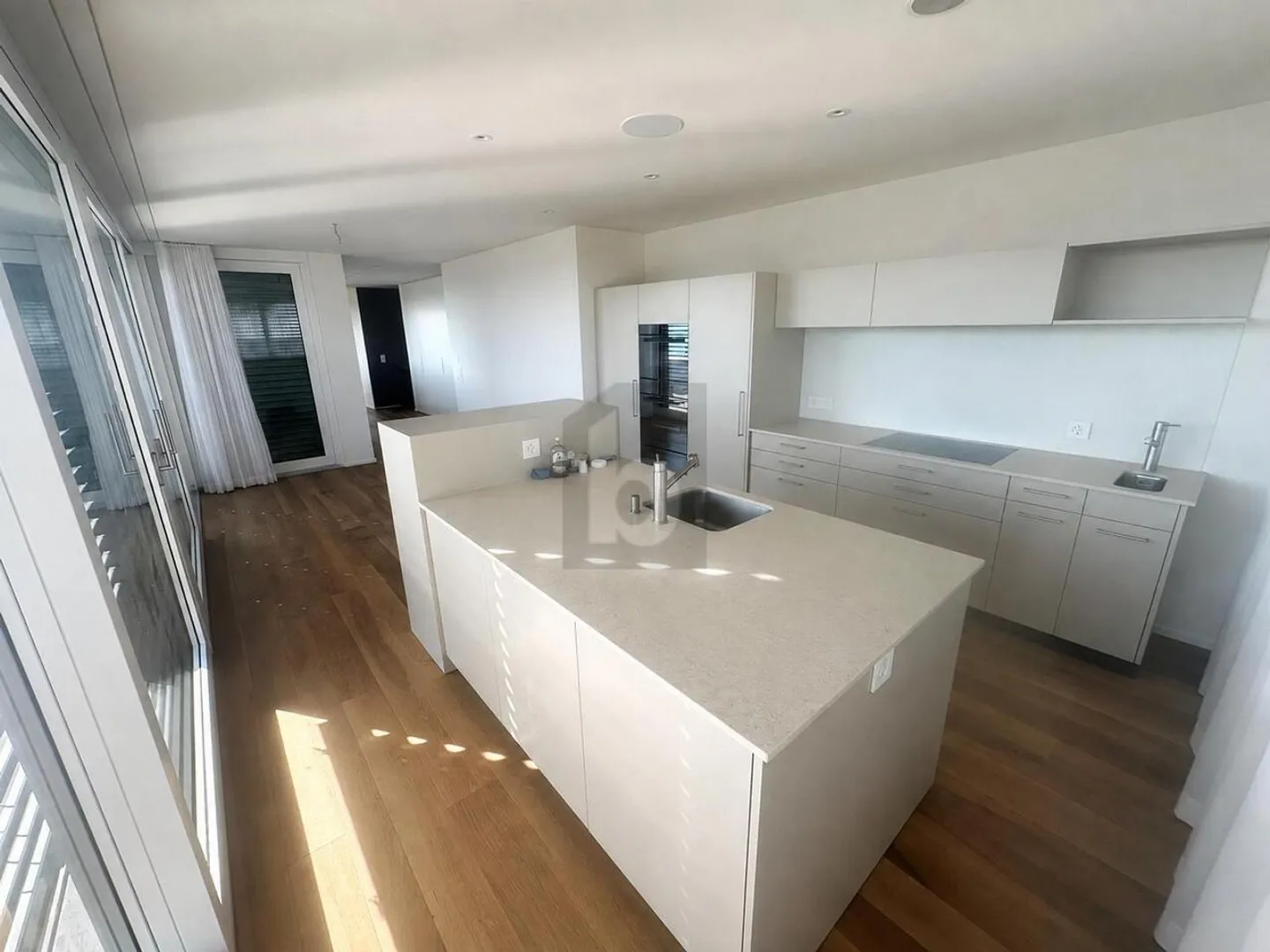 LUXURY WITH PRIVATE LIFT AND TERRACE - Photo 4 of 6