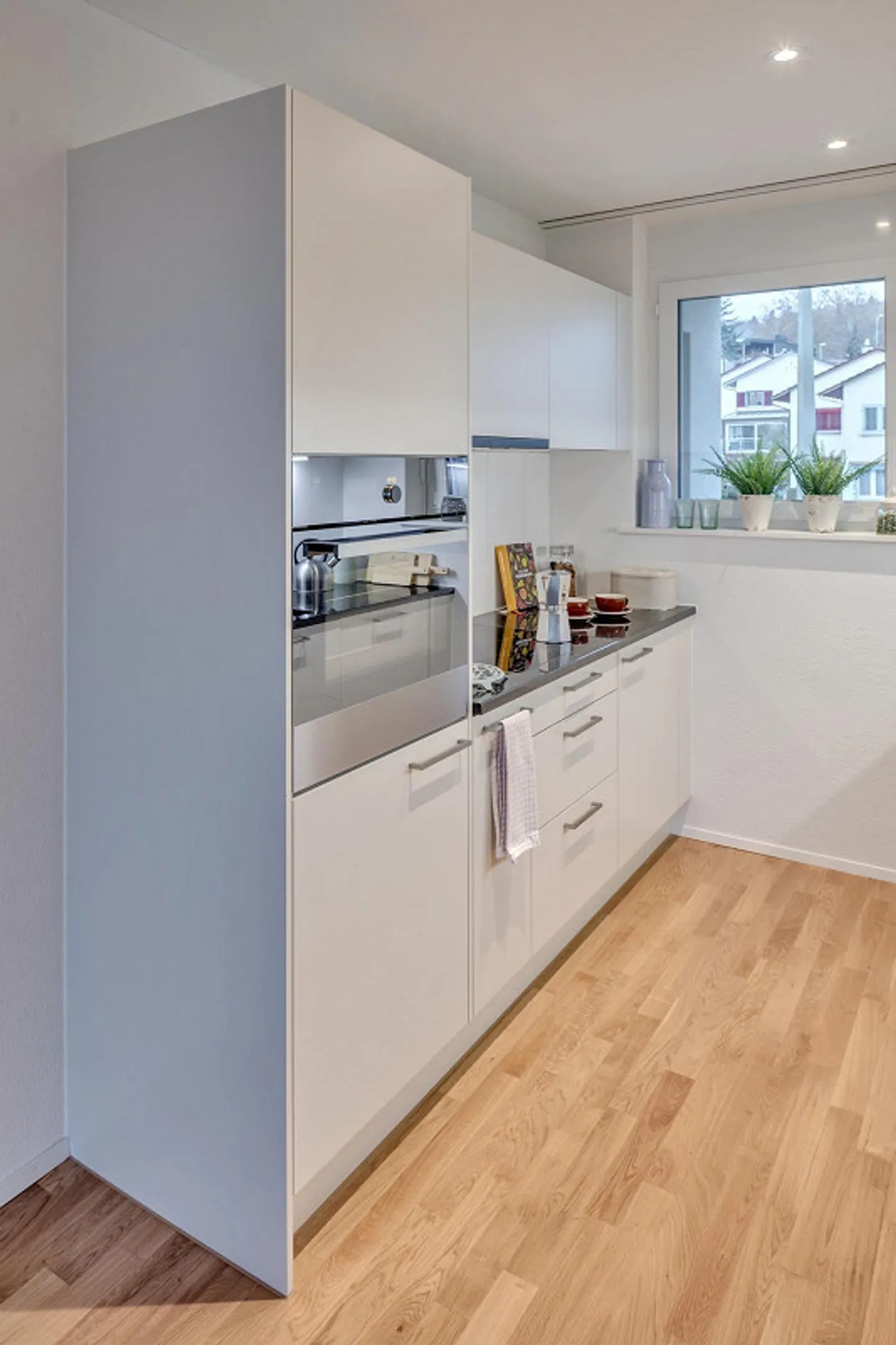 Moderne und helle 3.5-Zimmer-Wohnung in Neuhausen! - Foto 4 von 11