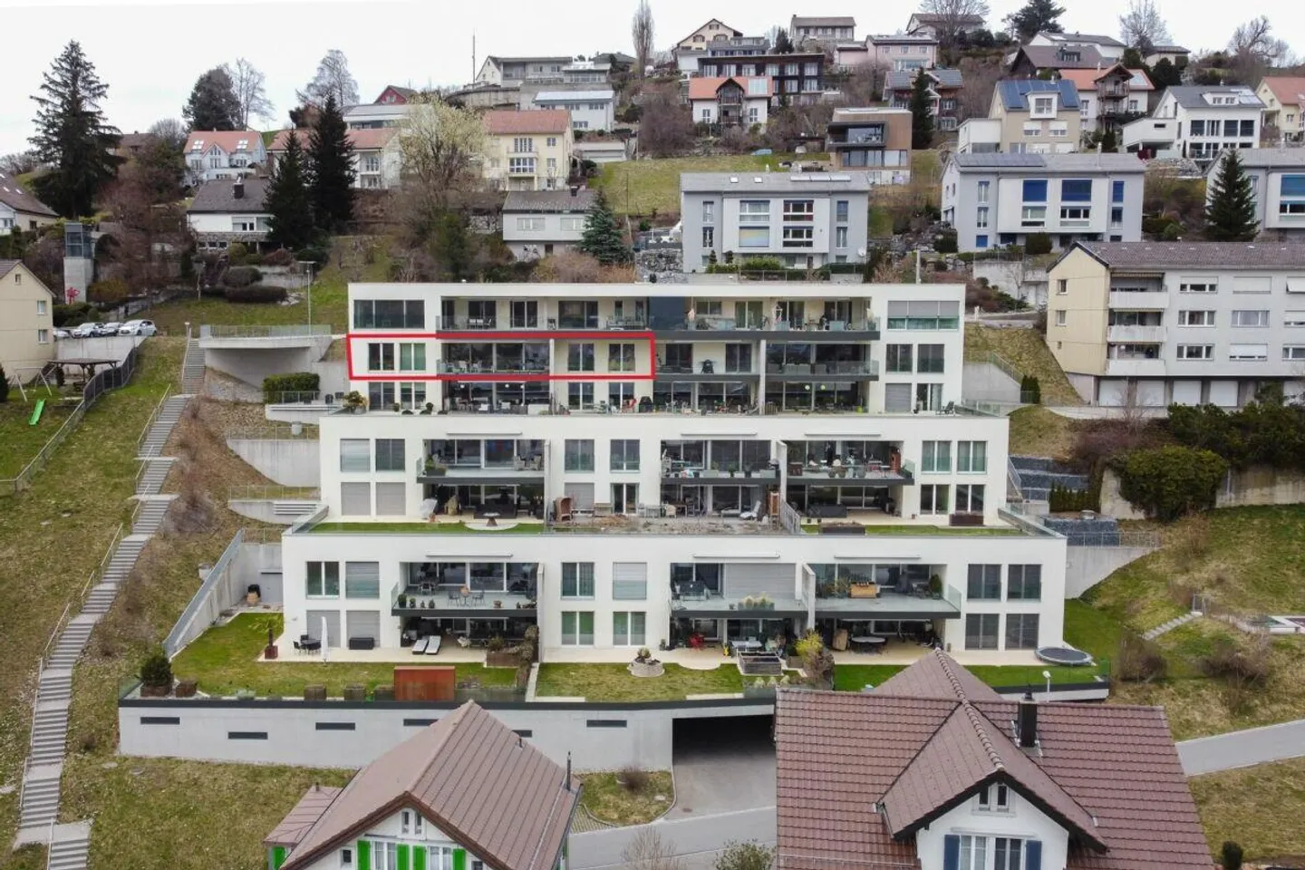 moderne, sehr grosse und sonnige 4.5-Zimmer-Terrassenwohnung - Foto 1 von 14