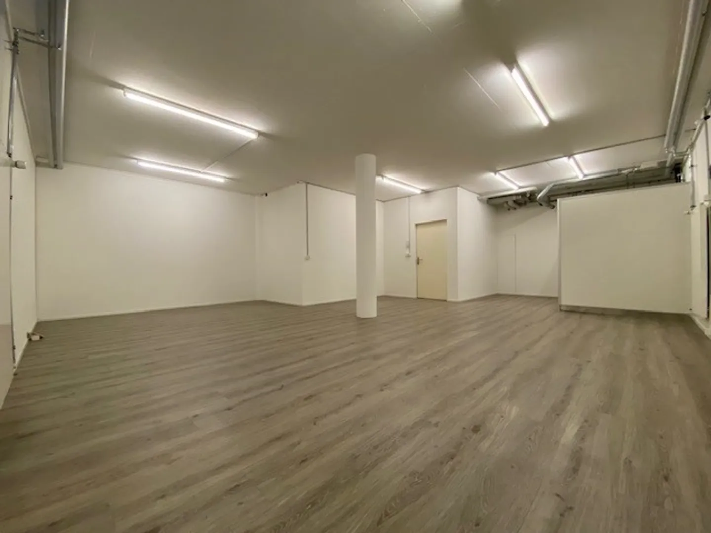 Sala multifunzionale con doccia/WC - Foto 3 di 5