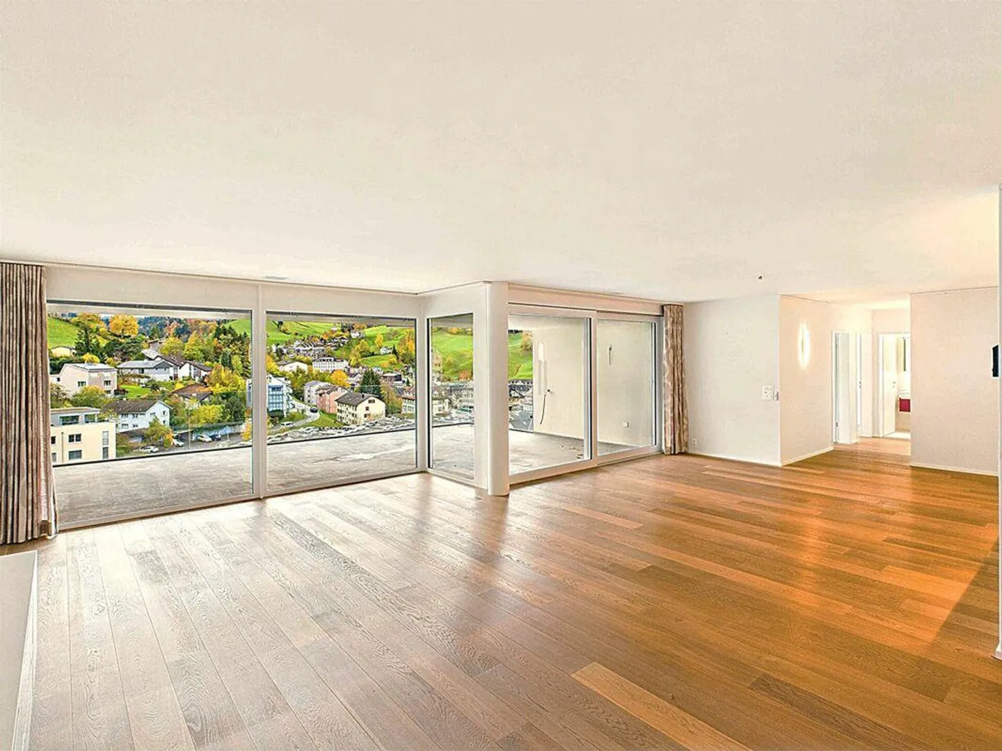 moderne, sehr grosse und sonnige 4.5-Zimmer-Terrassenwohnung - Foto 2 von 14