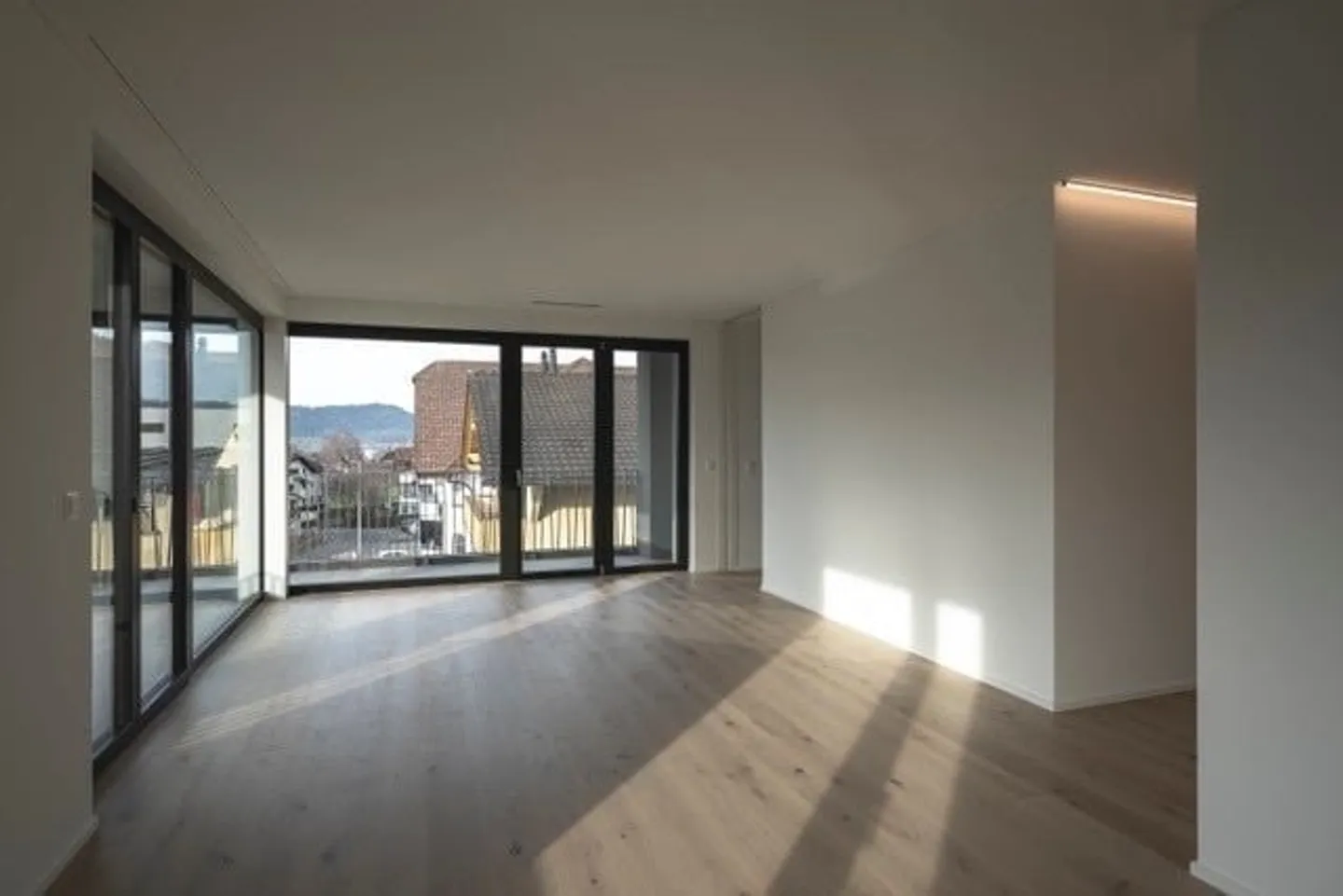 Moderne 2,5-Zimmer-Wohnung mit Seeblick im Zentrum von Oberägeri - Foto 5 von 8