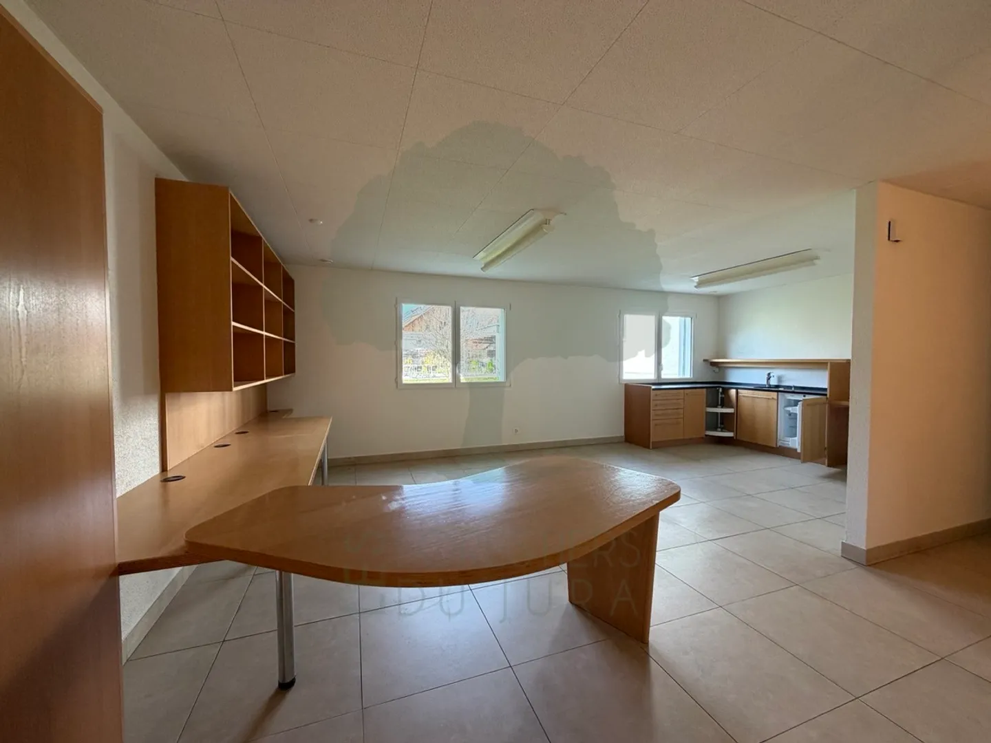 176 m² medical office on the ground floor - Courfaivre - Photo 2 of 13