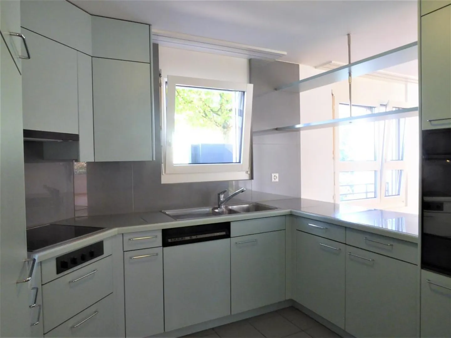 Appartement confortable de 3,5 pièces avec balcon - Photo 3 sur 8