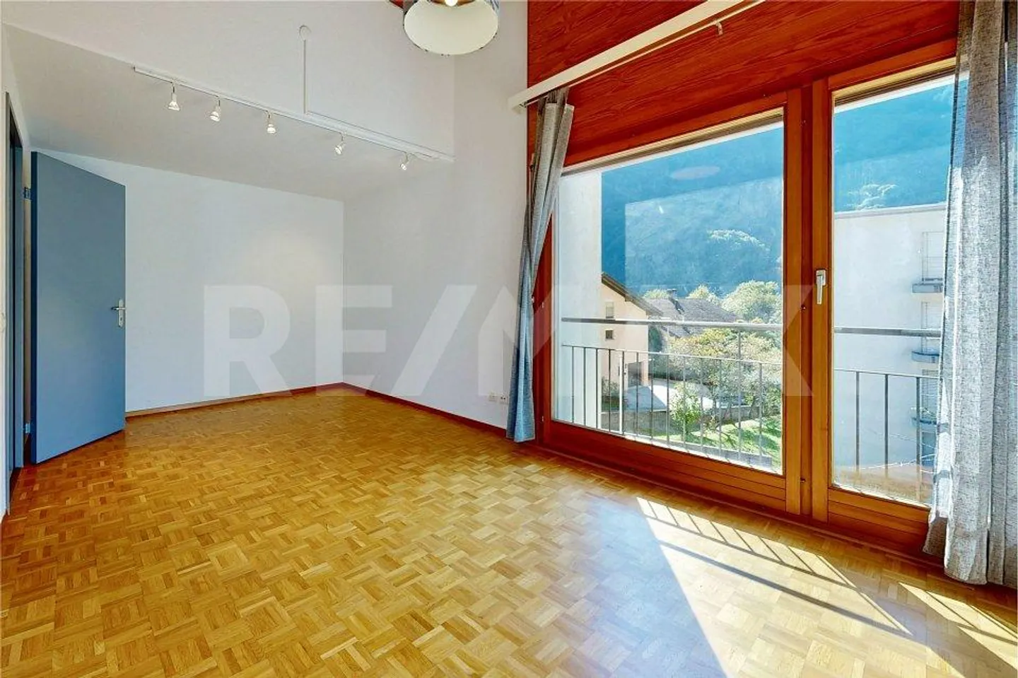 Casa contigua di 6 locali, comfort e tranquillità a Gordevio - Foto 10 di 13