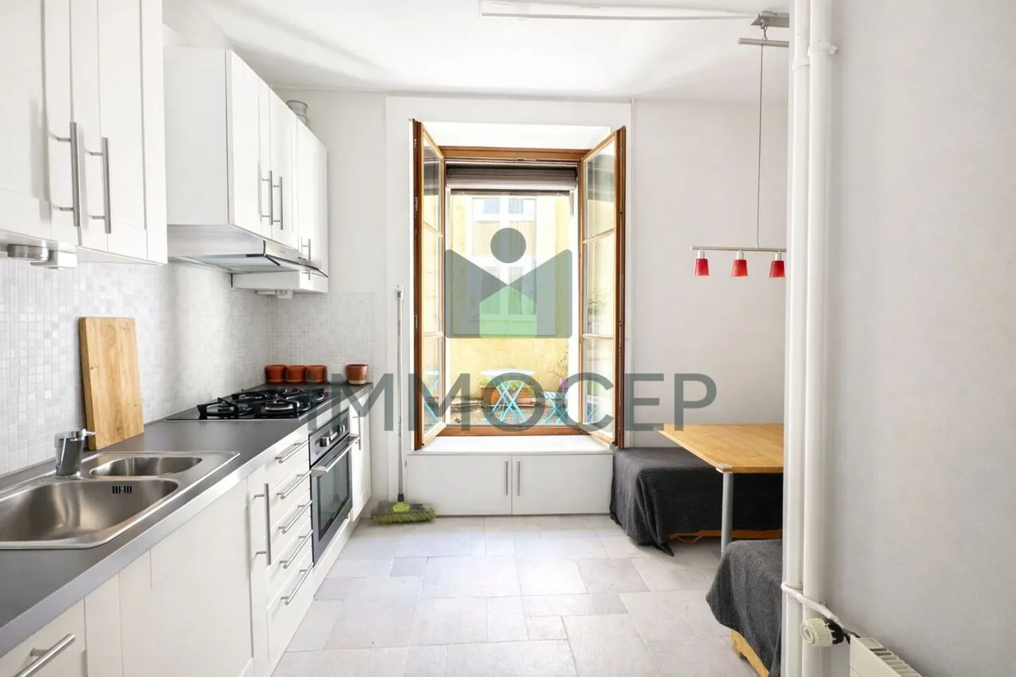 Charming 3-room apartment of 59 m2 PPE in the heart of Pâquis - Photo 3 of 9