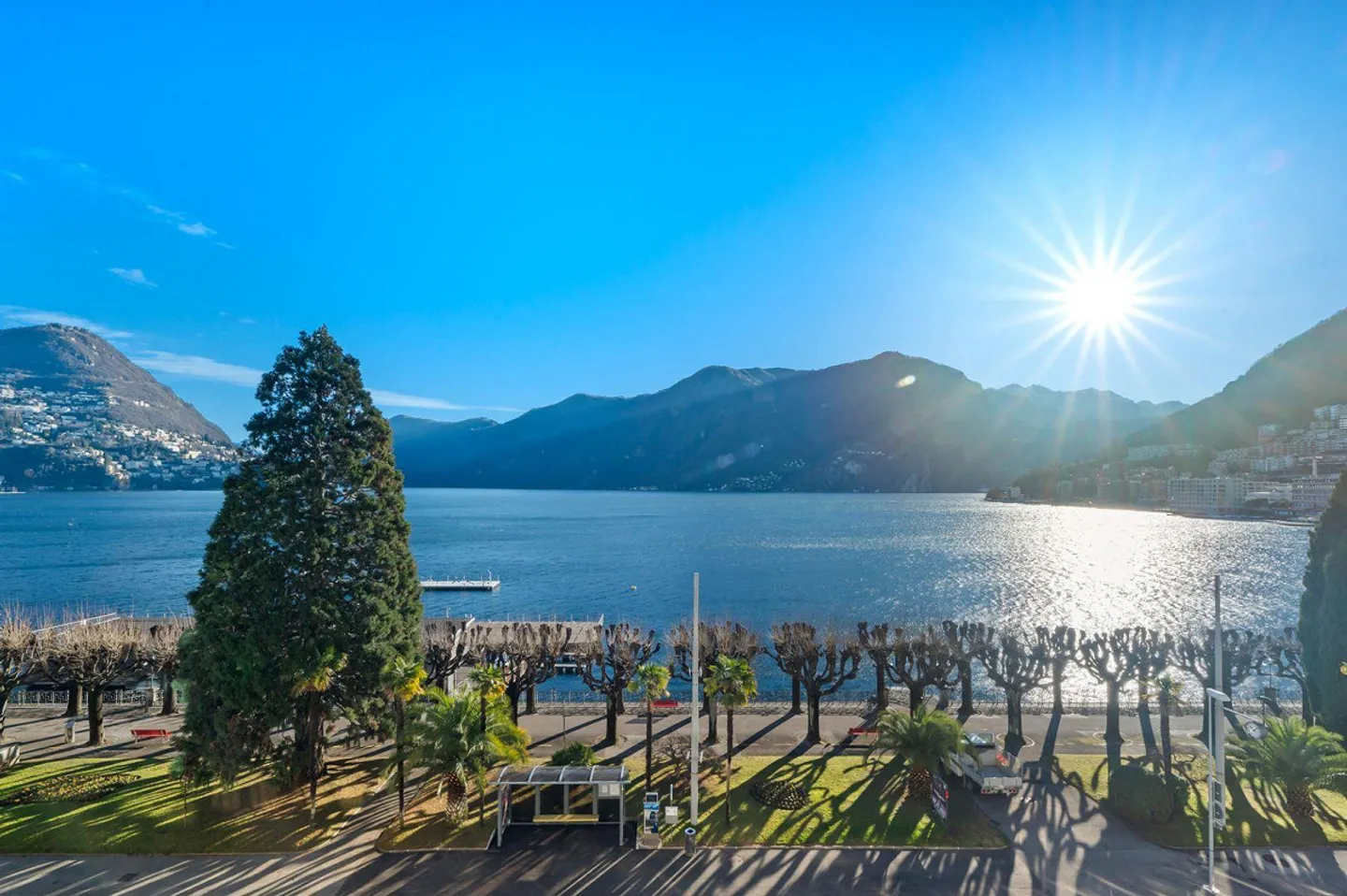 LUMINOSI 4.5 STANZE CON VISTA SUL LAGO NEL CENTRO DI LUGANO - Foto 1 di 11