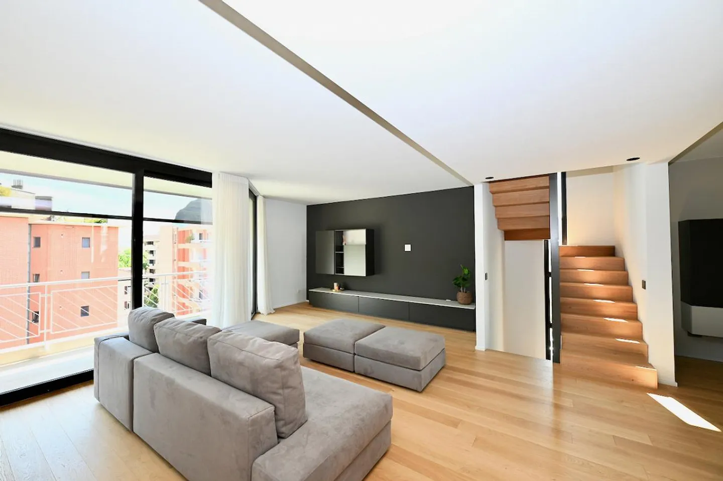 Appartement Duplex Design avec Terrasse Panoramique sur le Toit - Photo 7 sur 24