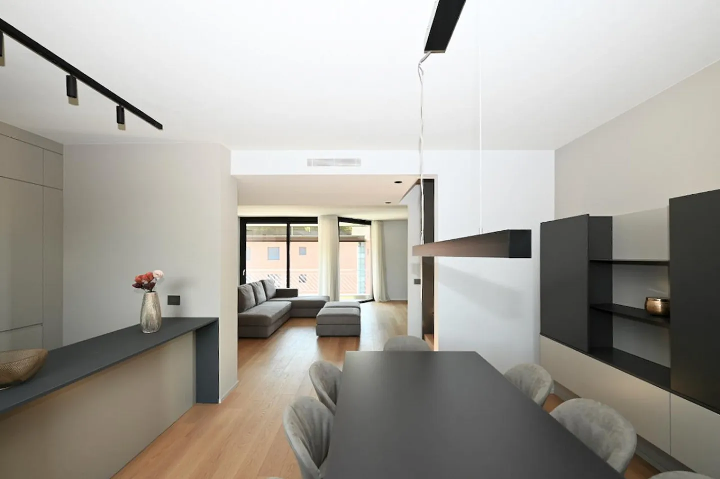 Appartement Duplex Design avec Terrasse Panoramique sur le Toit - Photo 9 sur 24
