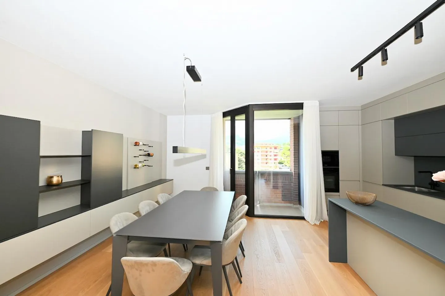 Appartement Duplex Design avec Terrasse Panoramique sur le Toit - Photo 10 sur 24