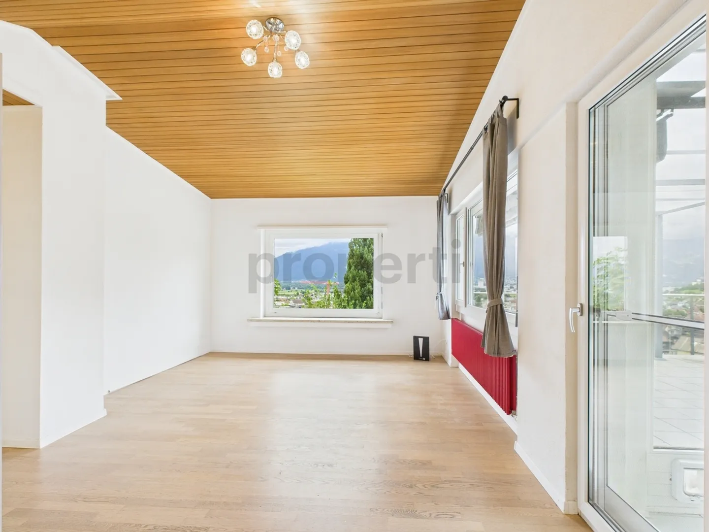 Spacious Single-Family Home with Conservatory and Stunning View in Grabs SG - Photo 5 of 13