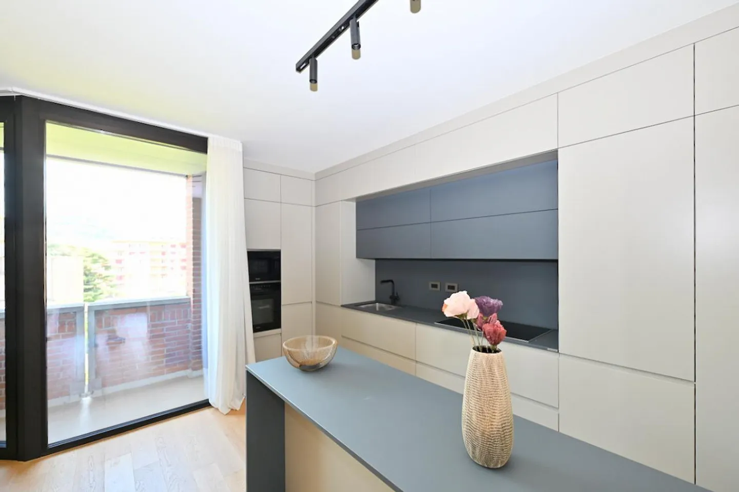 Appartement Duplex Design avec Terrasse Panoramique sur le Toit - Photo 12 sur 24