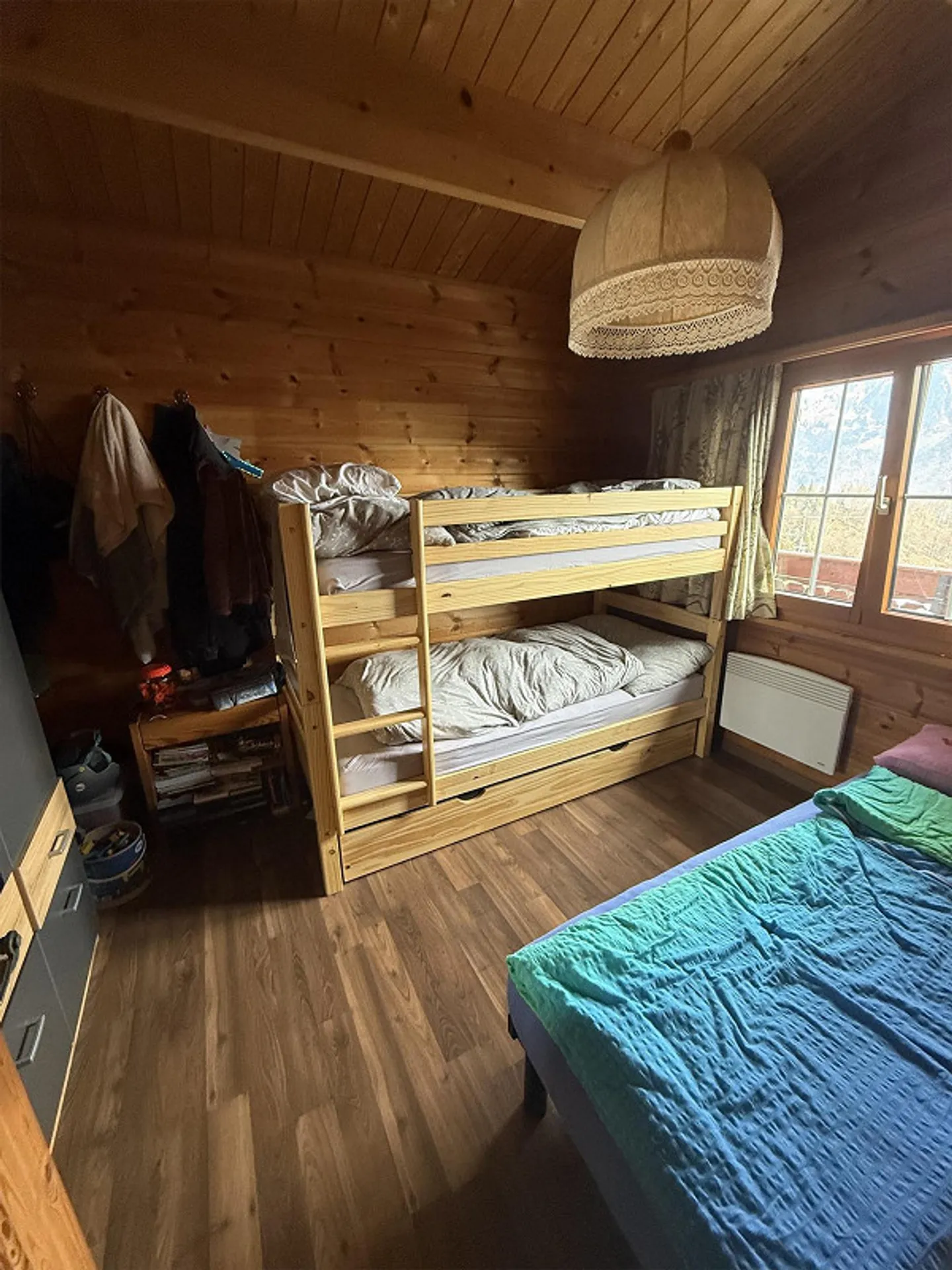 Charmantes Chalet mit Grundstück & Parkplätzen - Foto 6 von 11